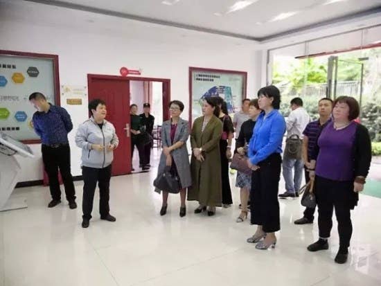 罗秀红率考察团一行到遵义考察家庭教育指导工作