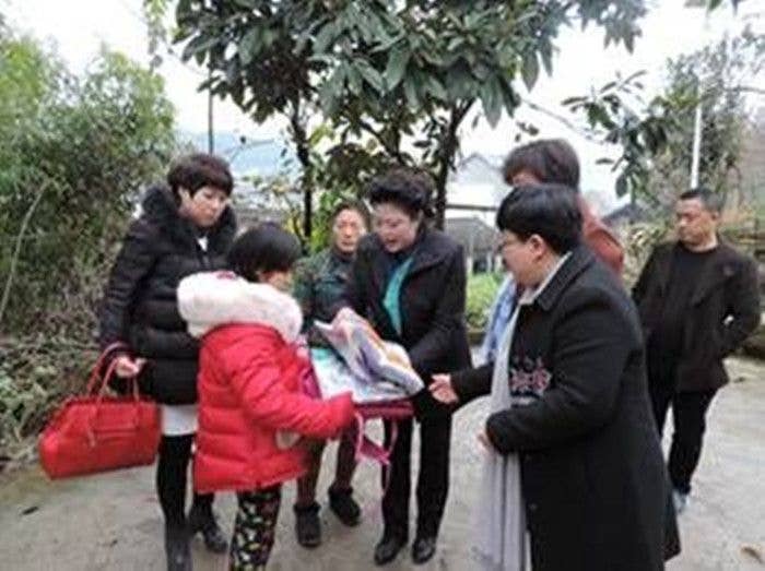 省妇联、市妇联赴思南开展 “三下乡”集中示范活动