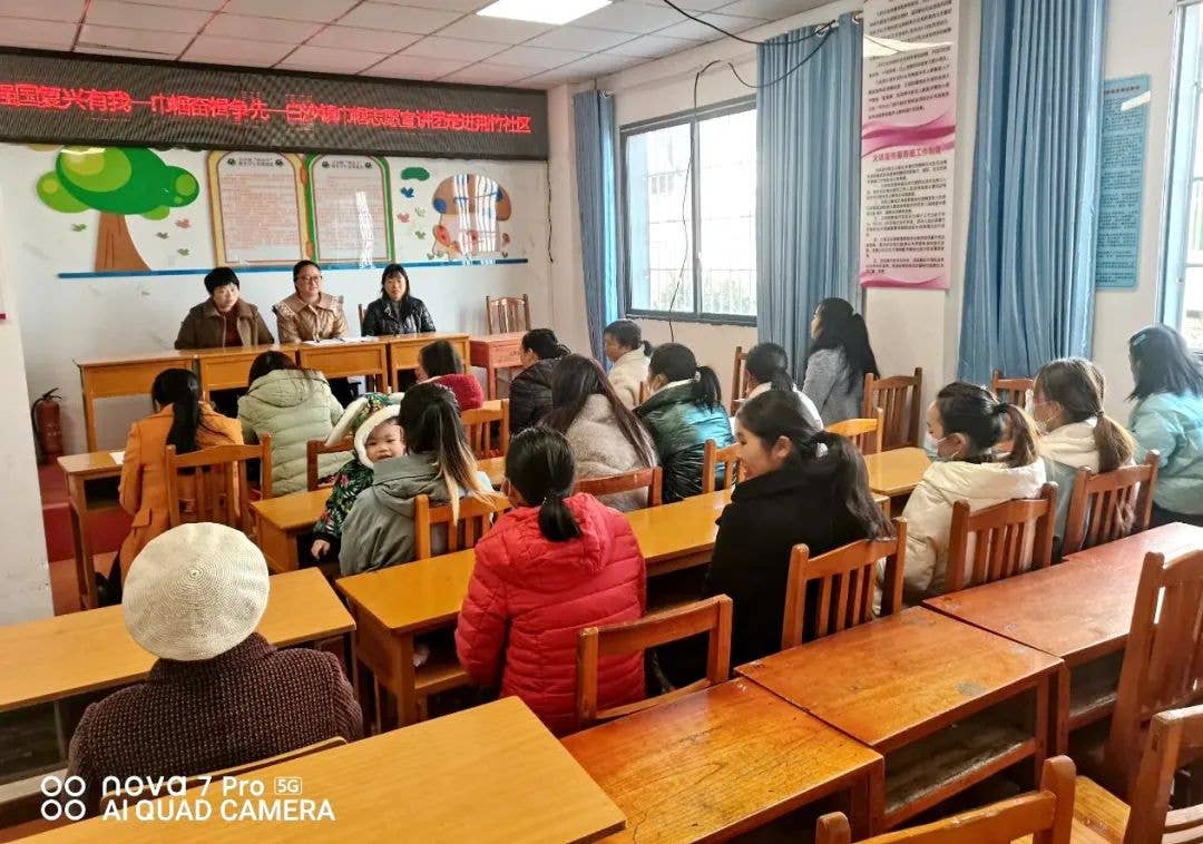 【强国复兴有我·巾帼奋楫争先】石阡县各地妇联深入宣讲党的二十大精神