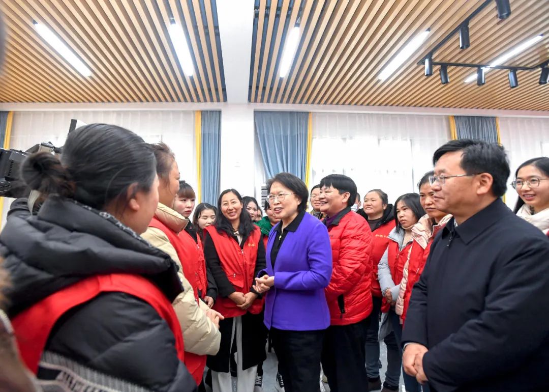 黄晓薇：学习宣传贯彻习近平总书记重要讲话精神 做好党政所急妇女所需的实事