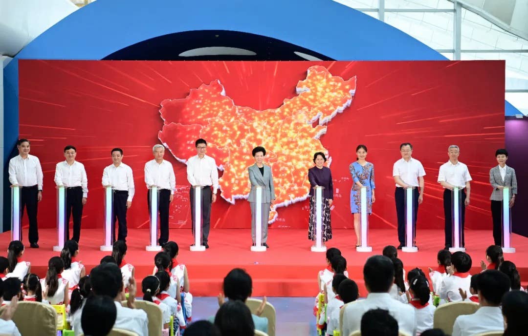 谌贻琴: 汇聚多方力量 为少年儿童健康成长创造良好环境