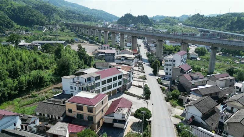 两清两改两治理｜平溪街道妇女撑起环境整治“半边天”