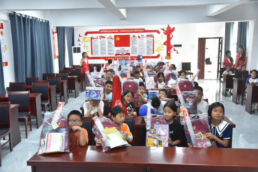 铜仁市“守护童年·牵手共成长”公益项目启动