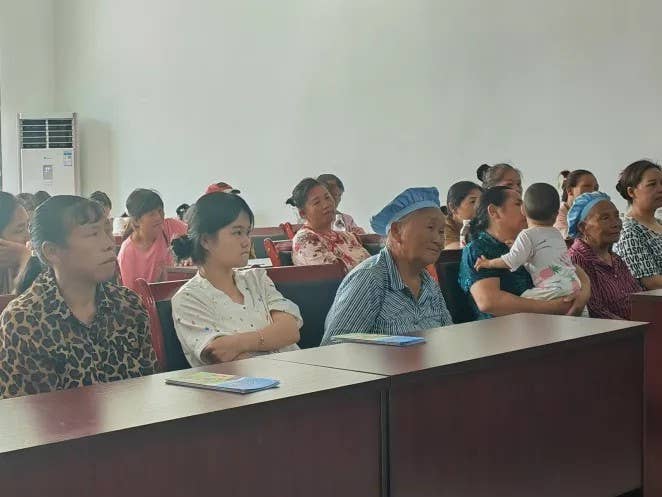 “科技创新巾帼行动”—农业科技专家进企业助力妇女增收致富