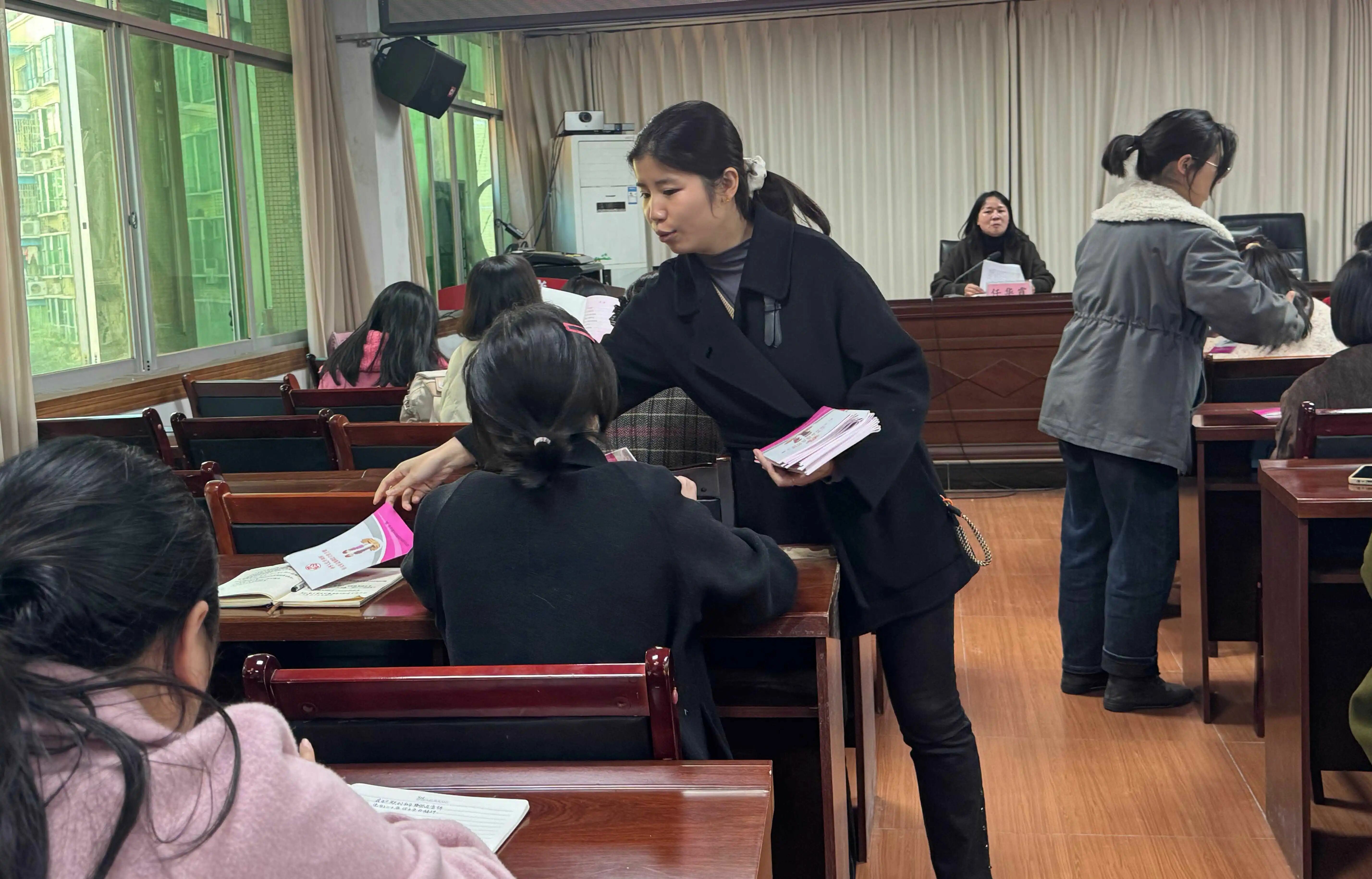 沿河自治县妇联开展家庭教育指导专业队伍培训