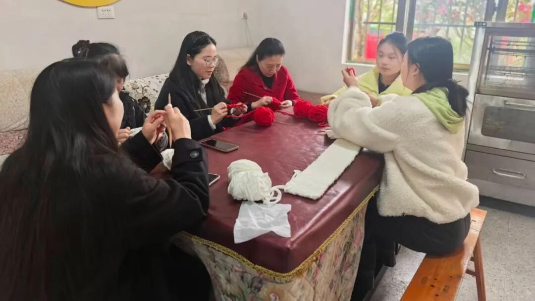 思南：“针心针意”织暖冬 “爱心妈妈”情暖“陈薯”晚托班