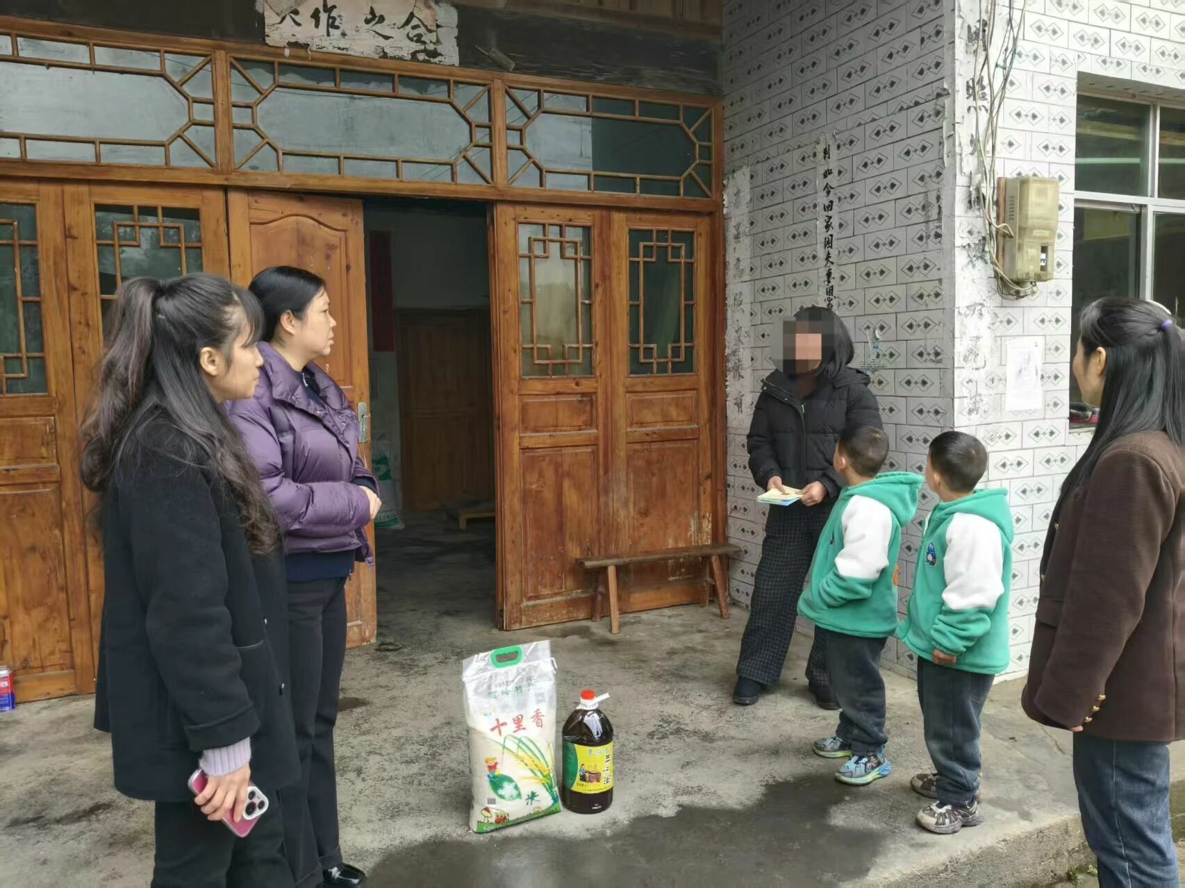 石阡县妇联走访慰问困难妇女家庭