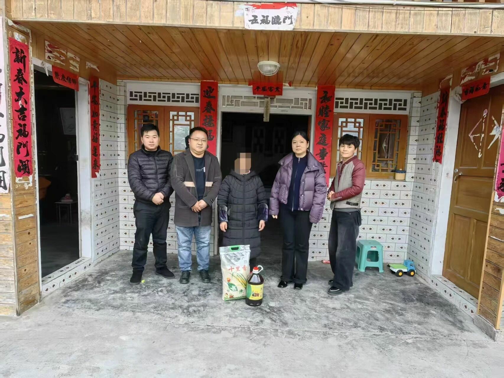 石阡县妇联走访慰问困难妇女家庭