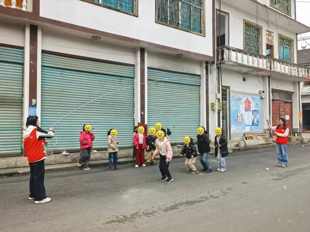 春假有爱不孤单:德江县妇联携手“傩乡妈妈”开展“春暖童心”关爱行动