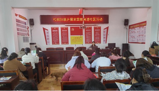 从“凭经验带娃”到“科学育儿”，这场社区课堂点亮家庭成长路