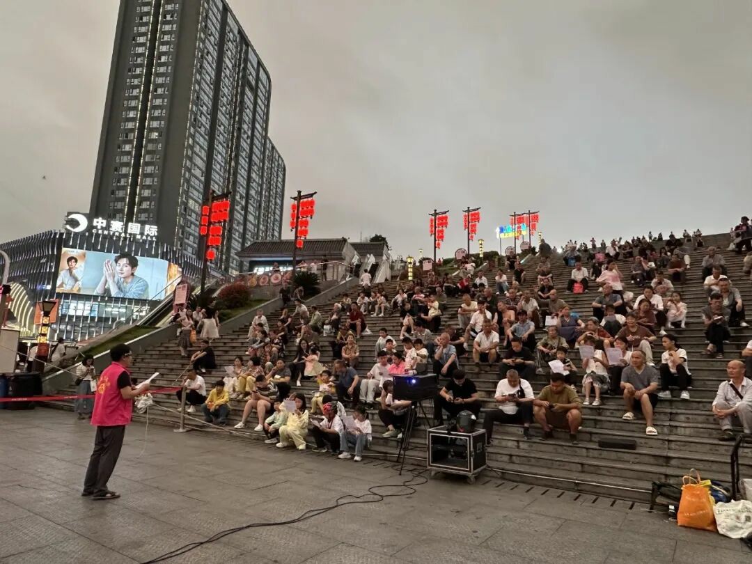 铜仁市妇联到中南门古城多形式开展普法宣传活动
