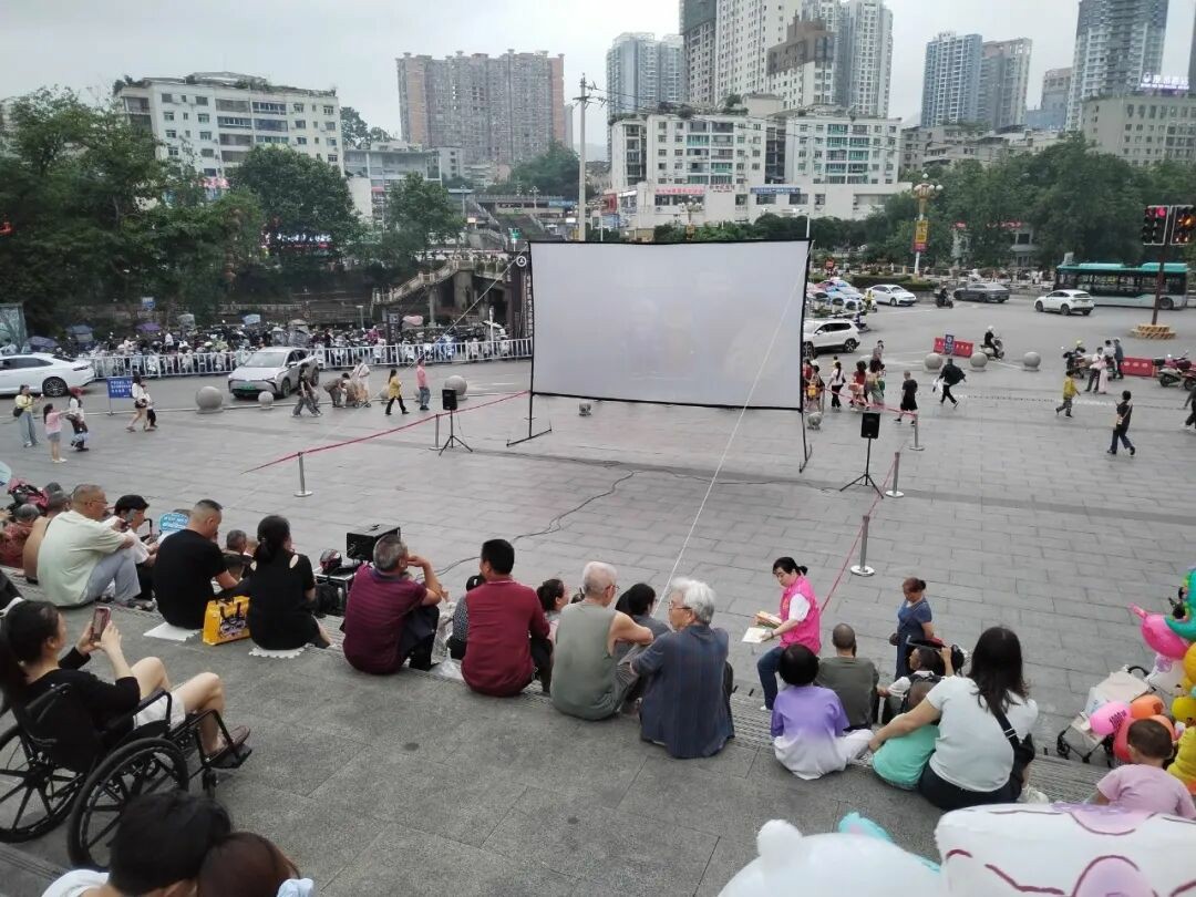 铜仁市妇联到中南门古城多形式开展普法宣传活动