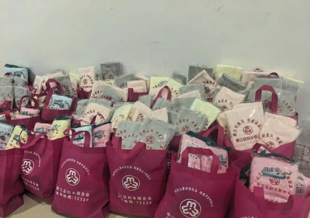 水上有玫瑰，岸上有“娘家”——碧江妇联为女子龙舟队鼓劲加油