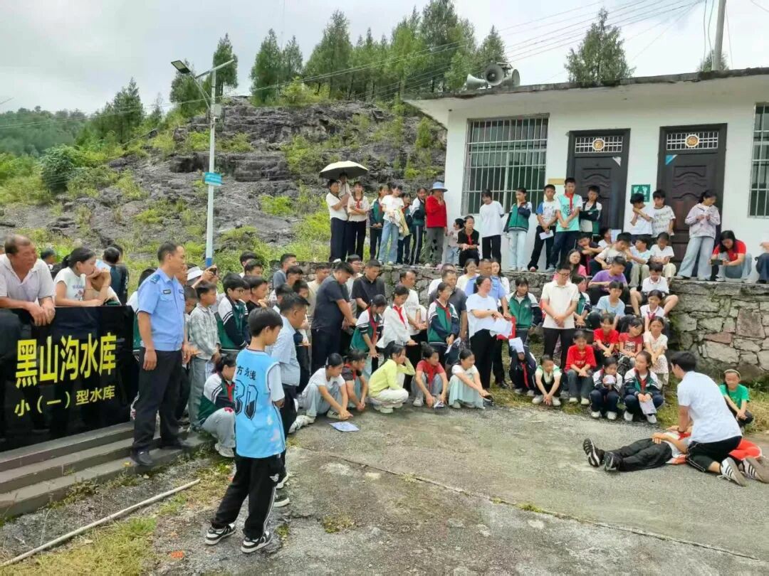 铜仁市“爱心妈妈”倾情守护未成年人暑期安全