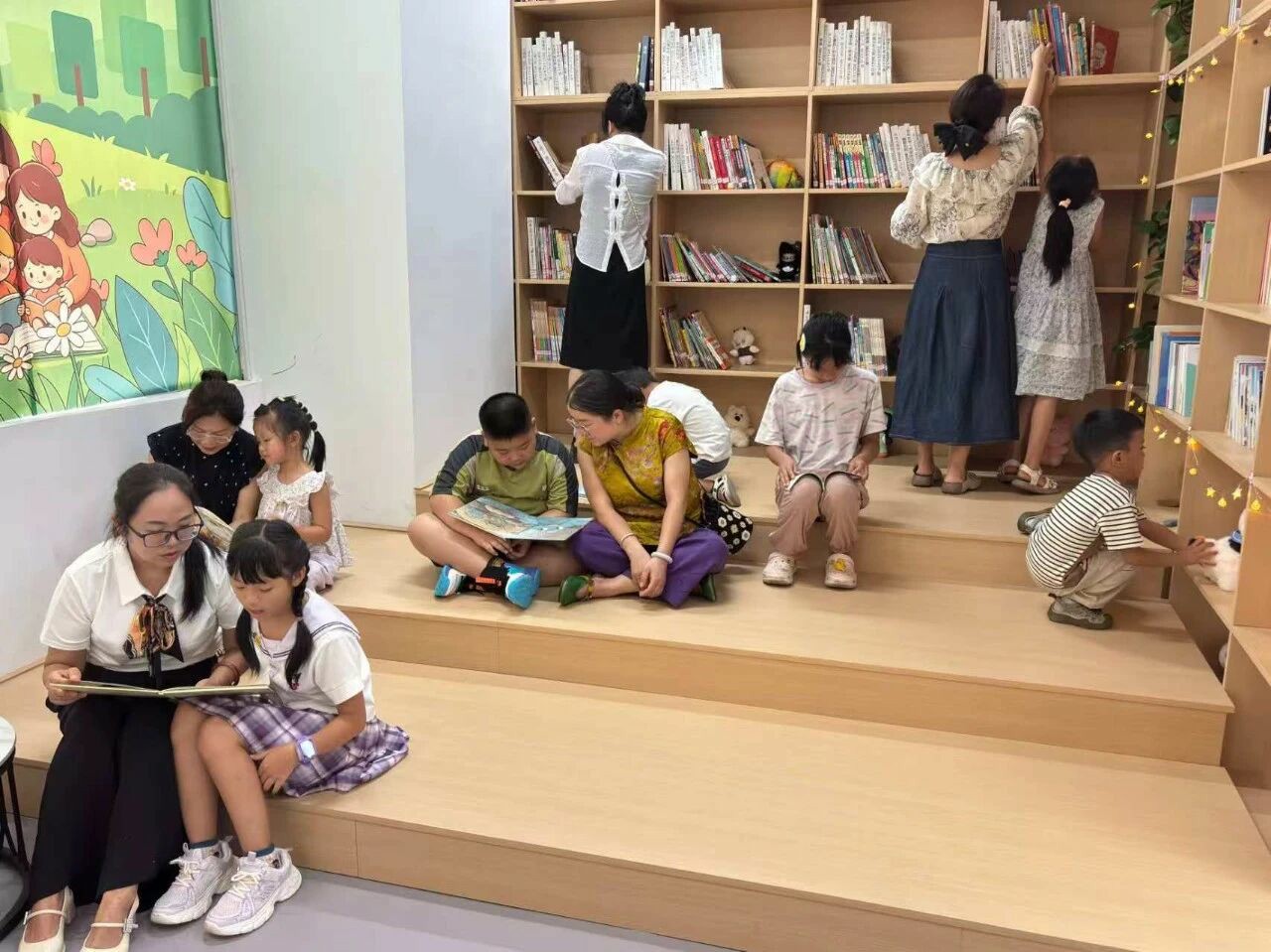 桔灯微光伴成长，书香漫卷润童心——碧江区妇联“小桔灯”亲子阅读主题活动点亮缤纷暑期