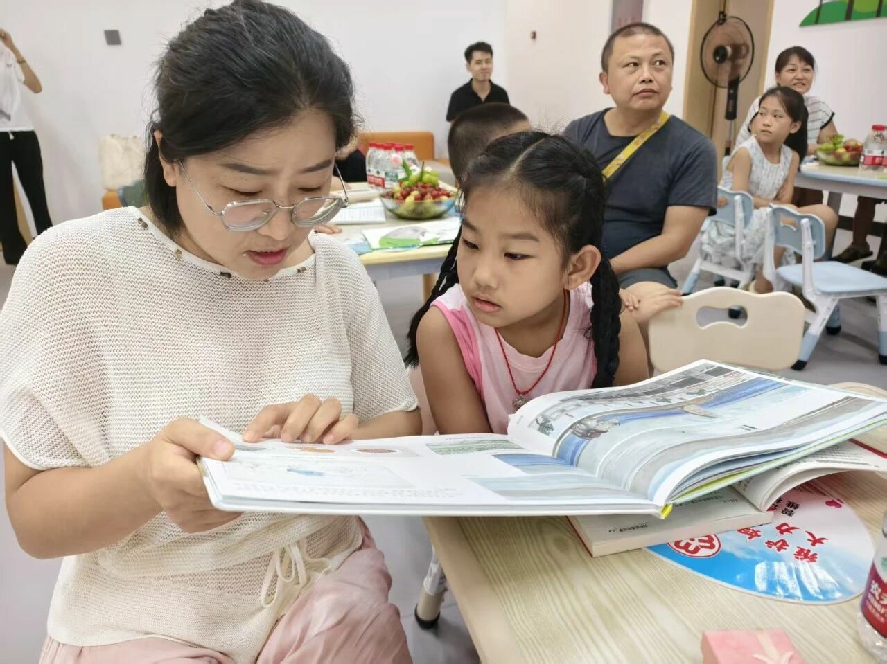 桔灯微光伴成长，书香漫卷润童心——碧江区妇联“小桔灯”亲子阅读主题活动点亮缤纷暑期