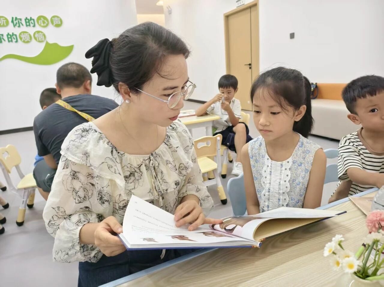 桔灯微光伴成长，书香漫卷润童心——碧江区妇联“小桔灯”亲子阅读主题活动点亮缤纷暑期