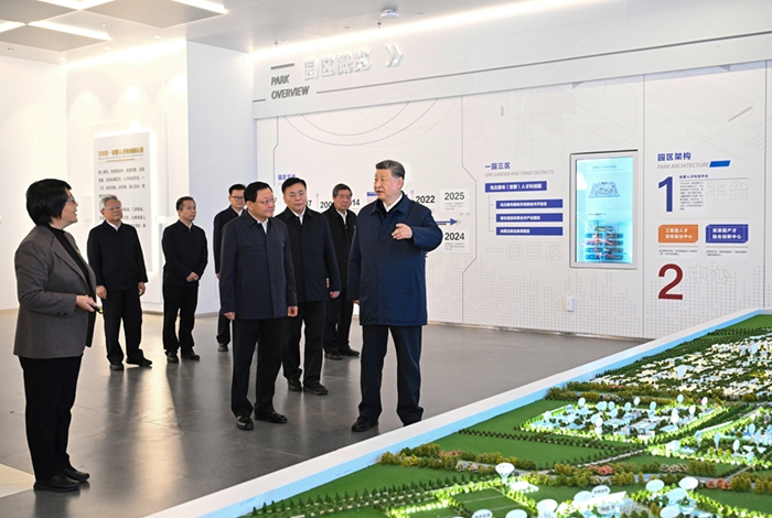 习近平在内蒙古乌兰察布考察