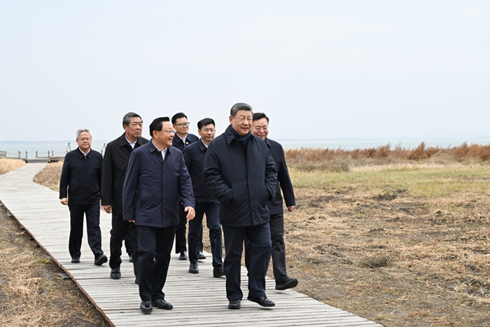 习近平在内蒙古乌兰察布考察