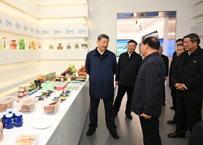 习近平在内蒙古乌兰察布考察